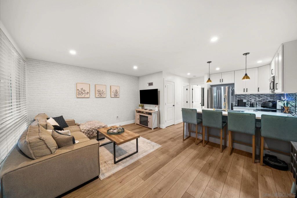 1124 Eureka 18, San Diego, CA 92110
