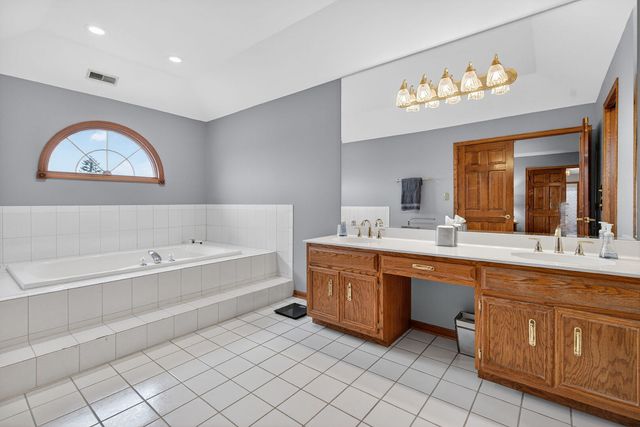 9200 174th Street, Tinley Park, IL 60487