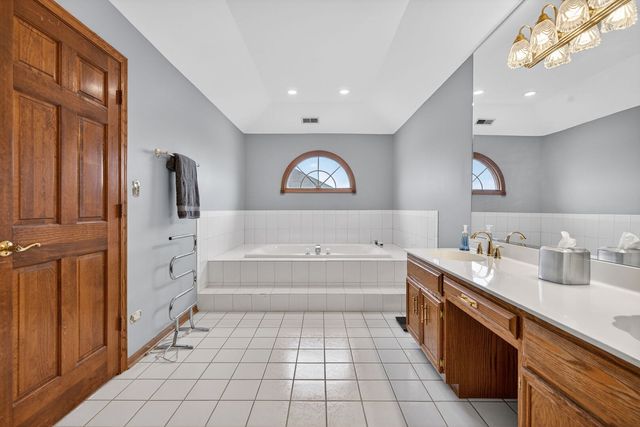 9200 174th Street, Tinley Park, IL 60487