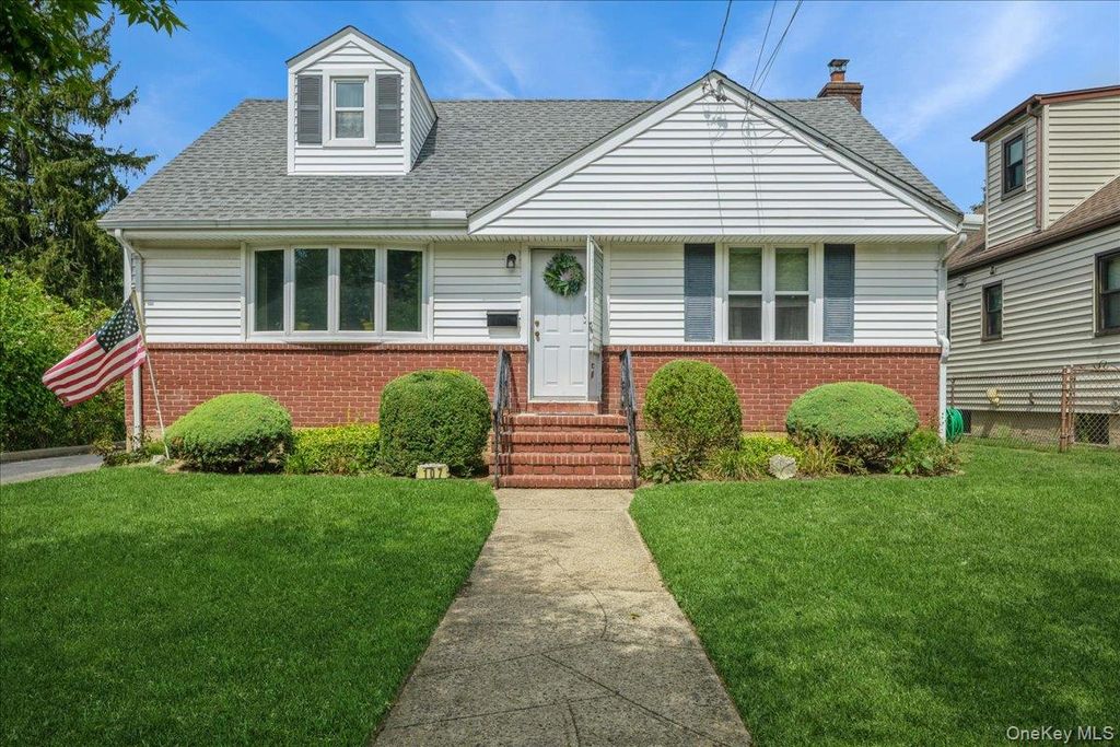 107 Atlantic Avenue, New Hyde Park, NY 11040