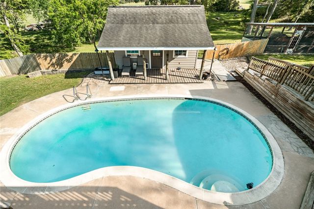 2355 Jackson League Circle, Brenham, TX 77337