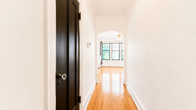 2208 W Winnemac Avenue APT2, Chicago, IL 60625