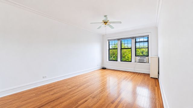 2208 W Winnemac Avenue APT2, Chicago, IL 60625