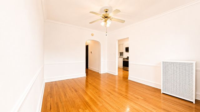 2208 W Winnemac Avenue APT2, Chicago, IL 60625