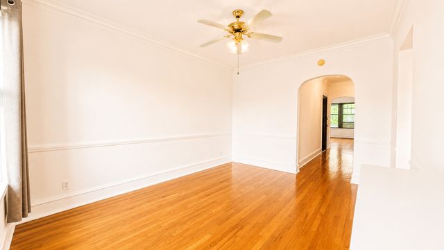 2208 W Winnemac Avenue APT2, Chicago, IL 60625