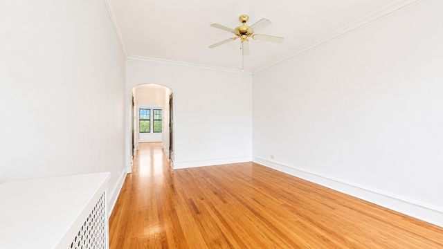 2208 W Winnemac Avenue APT2, Chicago, IL 60625