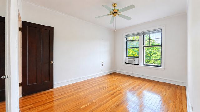 2208 W Winnemac Avenue APT2, Chicago, IL 60625