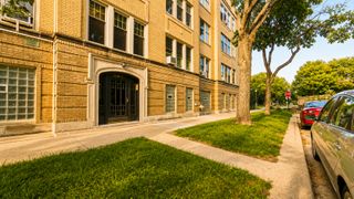 2208 W Winnemac Avenue APT2, Chicago, IL 60625