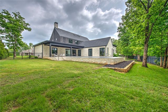 4488 Clear Creek Boulevard, Fayetteville, AR 72704
