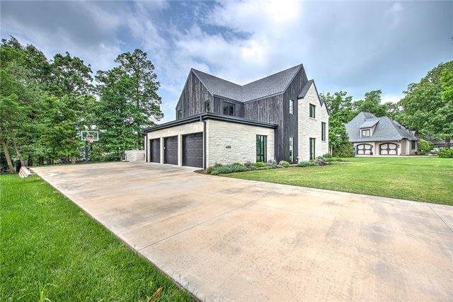 4488 Clear Creek Boulevard, Fayetteville, AR 72704