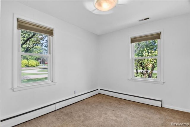962 Sylvanwood Drive, Troy, MI 48085