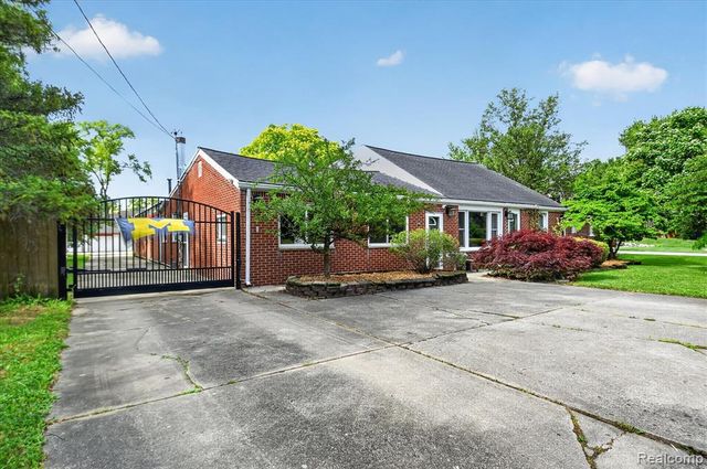 962 Sylvanwood Drive, Troy, MI 48085