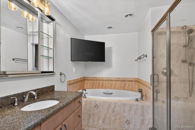 962 Sylvanwood Drive, Troy, MI 48085