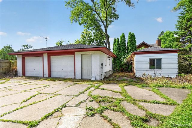 962 Sylvanwood Drive, Troy, MI 48085