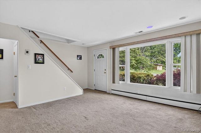 962 Sylvanwood Drive, Troy, MI 48085