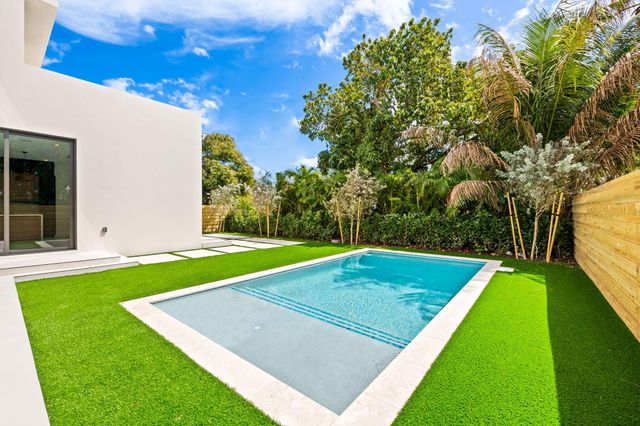 2324 SW 26th Street, Miami, FL 33133