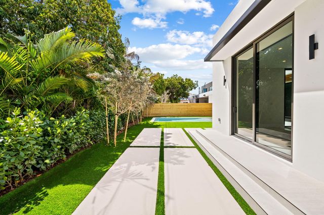 2324 SW 26th Street, Miami, FL 33133