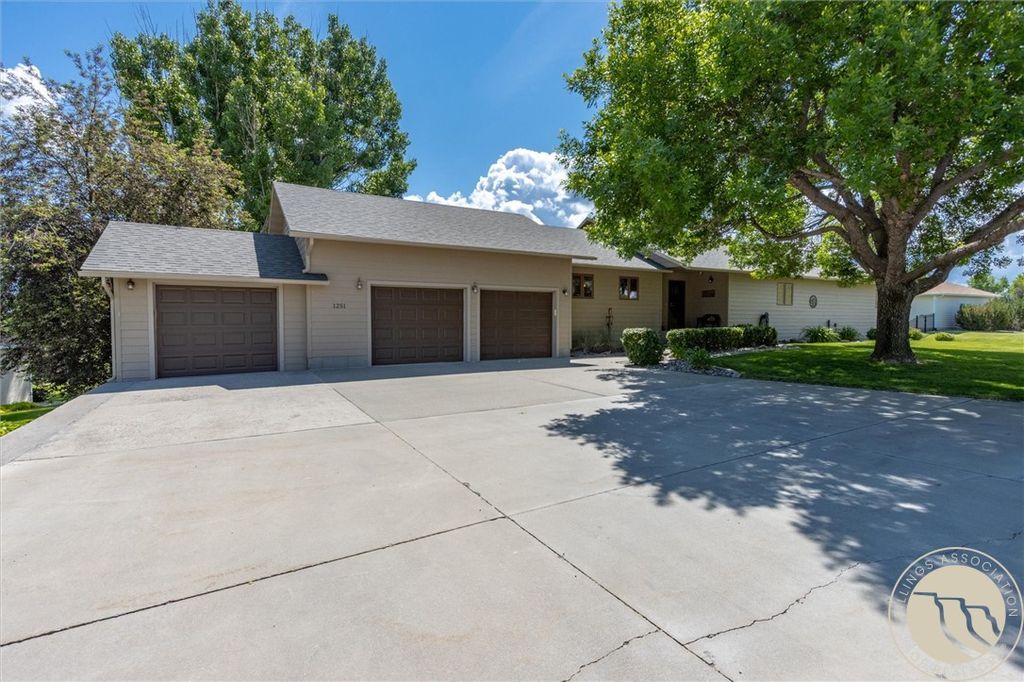 1251 CHIPPER LANE, Huntley, MT 59037