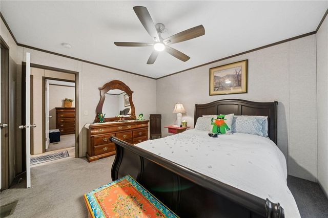 20 Parkvue Dr, Finleyville, PA 15332