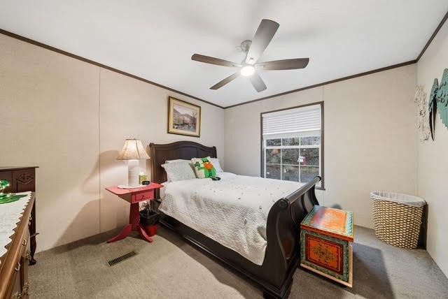 20 Parkvue Dr, Finleyville, PA 15332