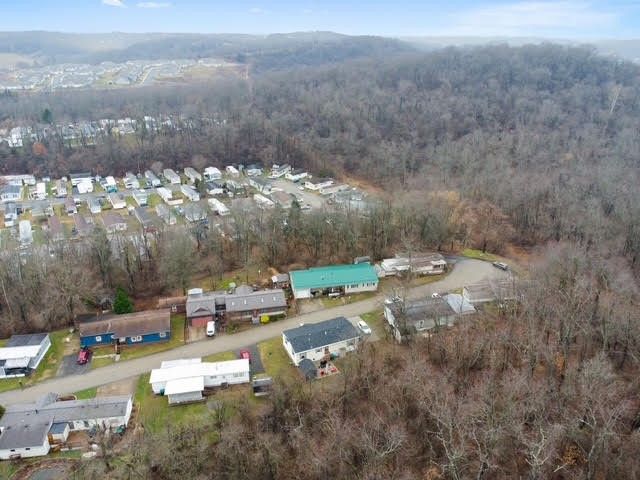 20 Parkvue Dr, Finleyville, PA 15332