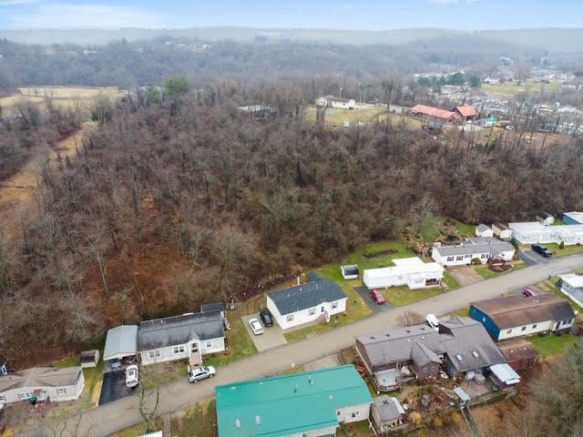 20 Parkvue Dr, Finleyville, PA 15332