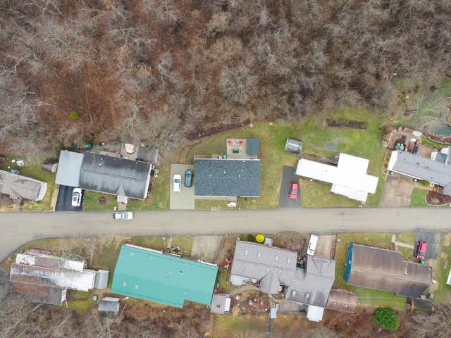 20 Parkvue Dr, Finleyville, PA 15332