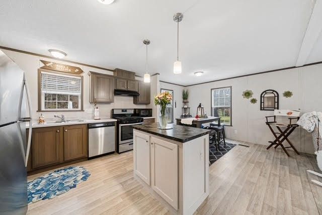 20 Parkvue Dr, Finleyville, PA 15332