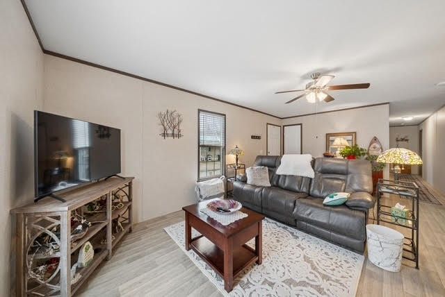 20 Parkvue Dr, Finleyville, PA 15332