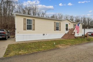 20 Parkvue Dr, Finleyville, PA 15332