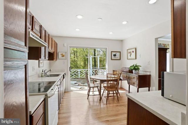 10913 ADARE DR, Fairfax, VA 22032