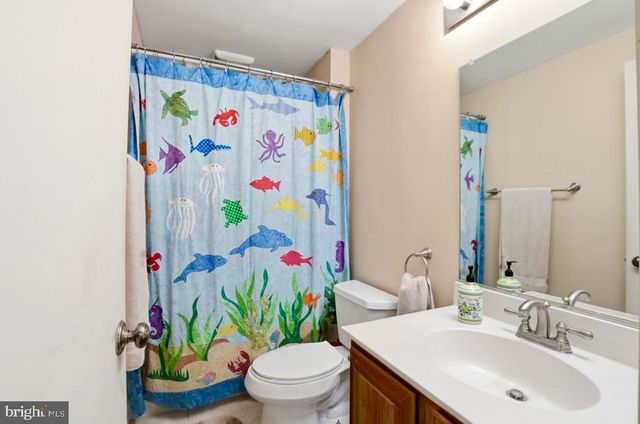 10913 ADARE DR, Fairfax, VA 22032