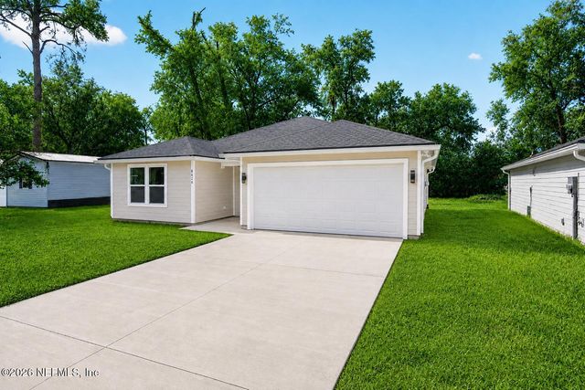 8626 NUSSBAUM Drive, Jacksonville, FL 32210
