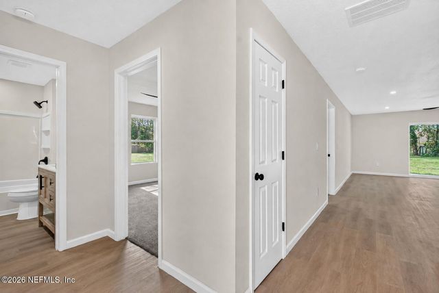 8626 NUSSBAUM Drive, Jacksonville, FL 32210