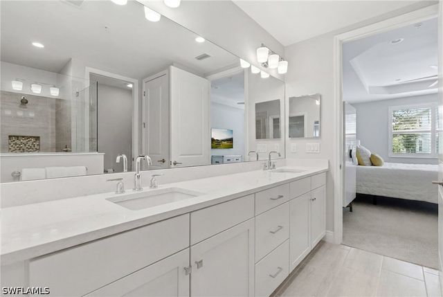 2560 Seychelles DR 1003, Naples, FL 34112