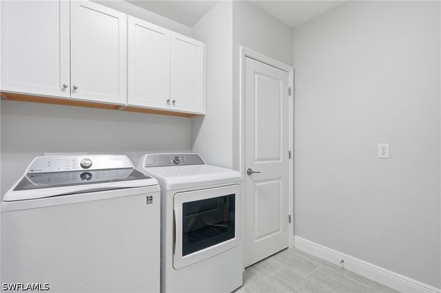 2560 Seychelles DR 1003, Naples, FL 34112