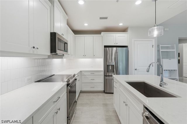2560 Seychelles DR 1003, Naples, FL 34112