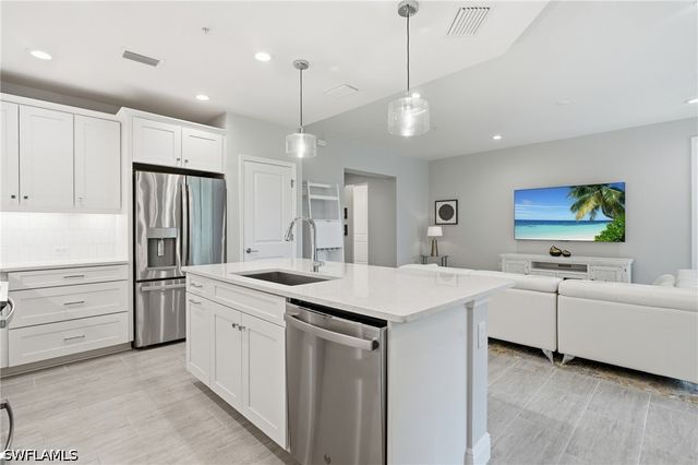 2560 Seychelles DR 1003, Naples, FL 34112