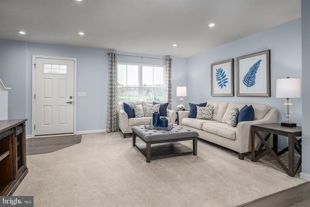 102 LIMESTONE DR, Dillsburg, PA 17019