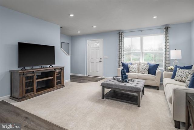 102 LIMESTONE DR, Dillsburg, PA 17019