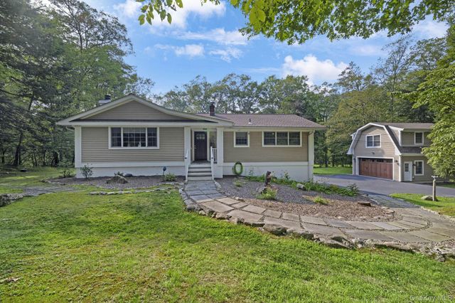 83 Maple Brook Road, Tuxedo Park, NY 10987