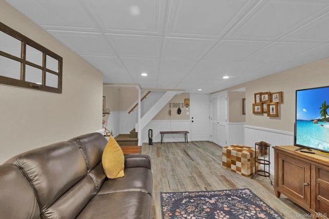 83 Maple Brook Road, Tuxedo Park, NY 10987