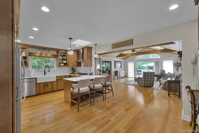 83 Maple Brook Road, Tuxedo Park, NY 10987