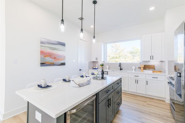 8323 Brecha Ln Lane, Houston, TX 77055