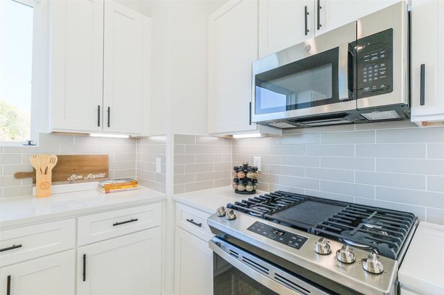 8323 Brecha Ln Lane, Houston, TX 77055