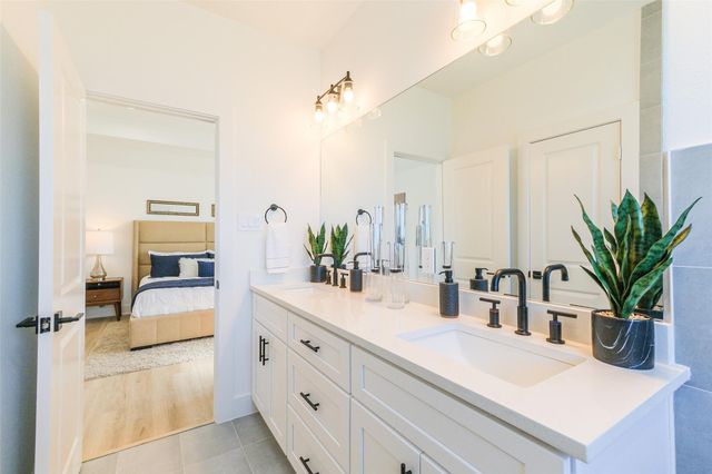 8323 Brecha Ln Lane, Houston, TX 77055