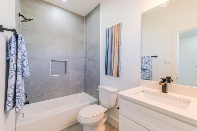 8323 Brecha Ln Lane, Houston, TX 77055