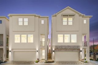 8323 Brecha Ln Lane, Houston, TX 77055