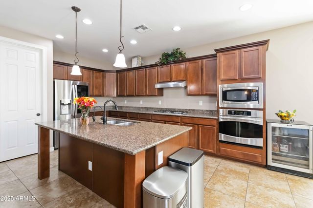 2574 E DONATO Drive, Gilbert, AZ 85298