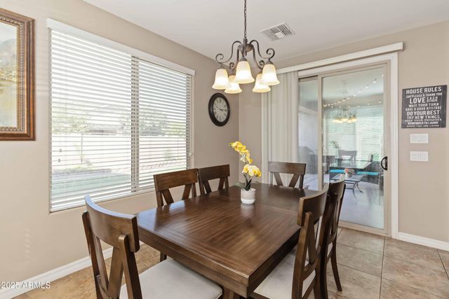 2574 E DONATO Drive, Gilbert, AZ 85298